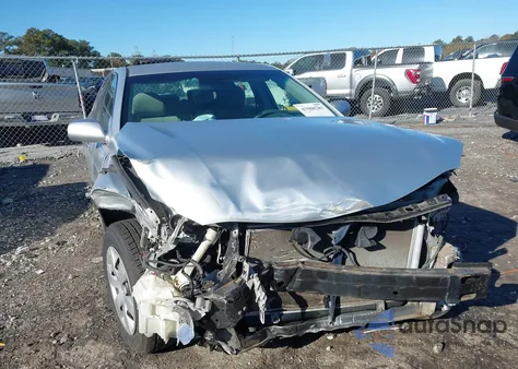 2007 Toyota Camry Le z USA, uszkodzony, nr VIN 4T1BE46K47U069931